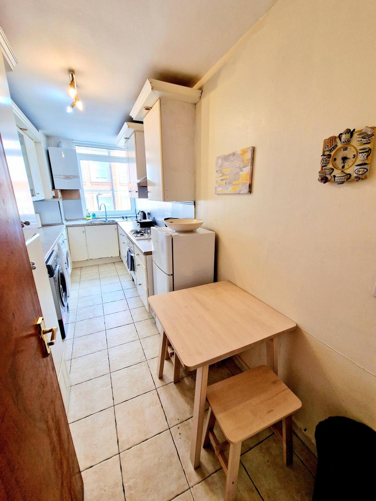 Bright & Spacious Home In Building With Lift, Right Next To Bayswater Station - Walk To Kensington Palace, Hyde Park, Little Venice & Notting Hill London Exterior photo