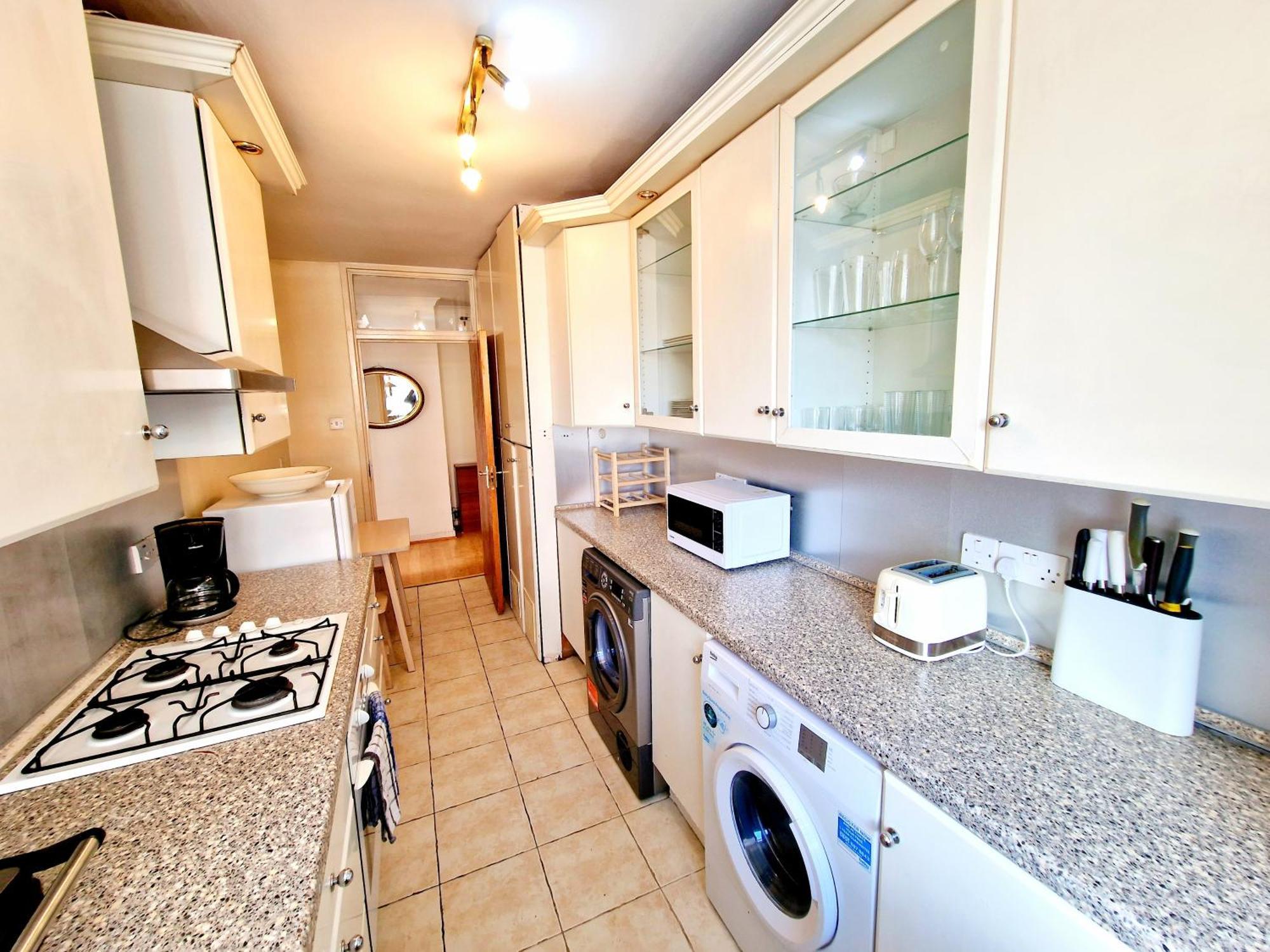 Bright & Spacious Home In Building With Lift, Right Next To Bayswater Station - Walk To Kensington Palace, Hyde Park, Little Venice & Notting Hill London Exterior photo