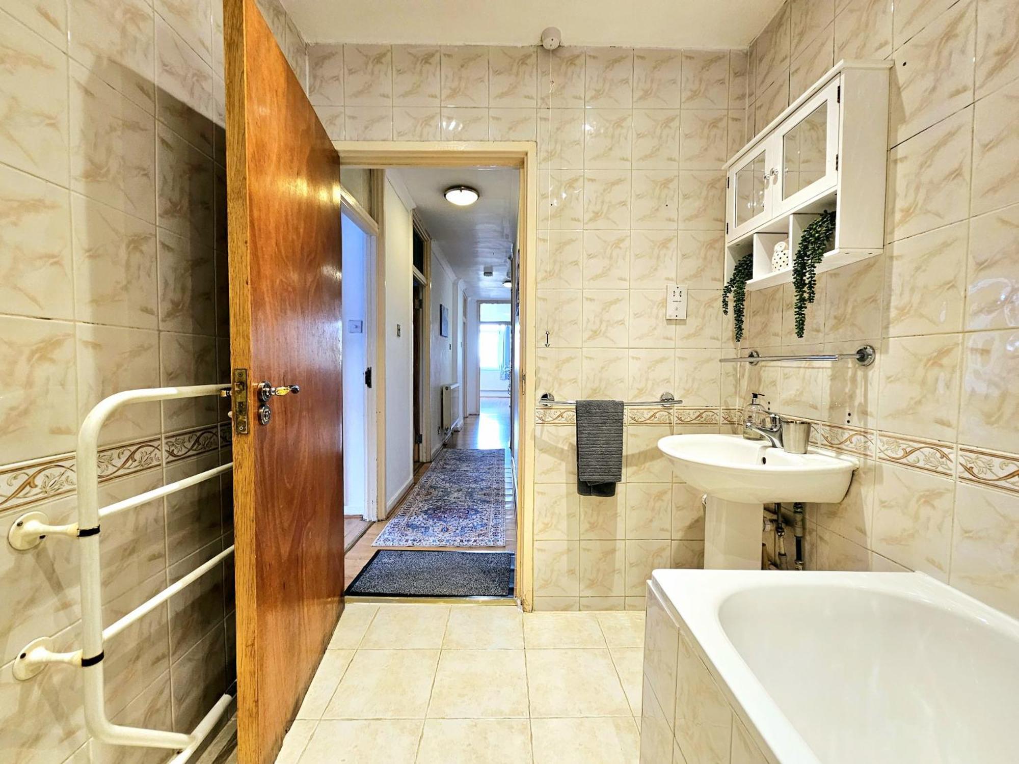 Bright & Spacious Home In Building With Lift, Right Next To Bayswater Station - Walk To Kensington Palace, Hyde Park, Little Venice & Notting Hill London Exterior photo